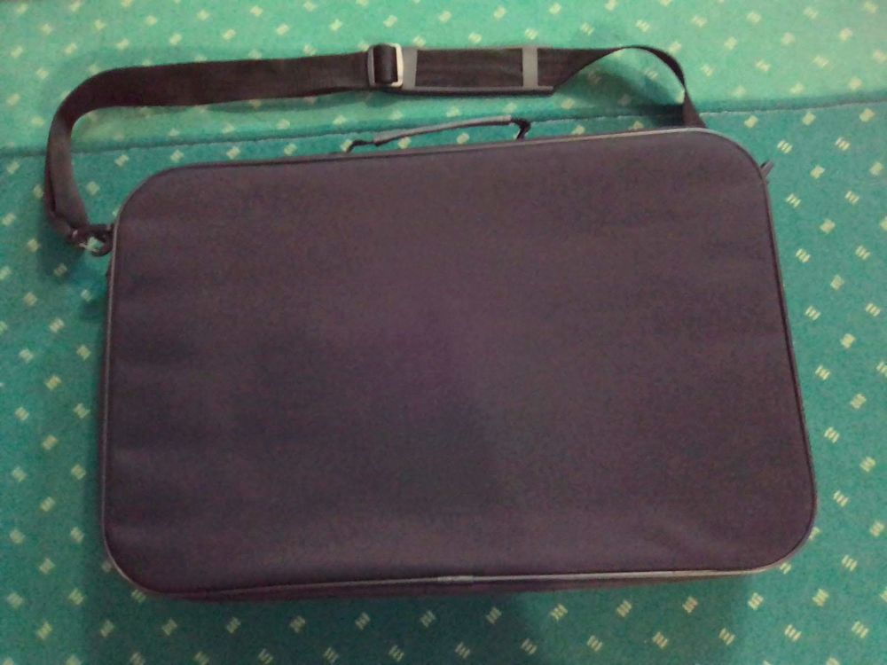Sacoche Pour PC Portable 17" "Case Logic" Matériel informatique