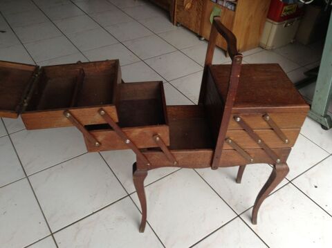 travailleuse en bois ch�ne fonc� 0 Saint-L�ger-sous-Cholet (49)