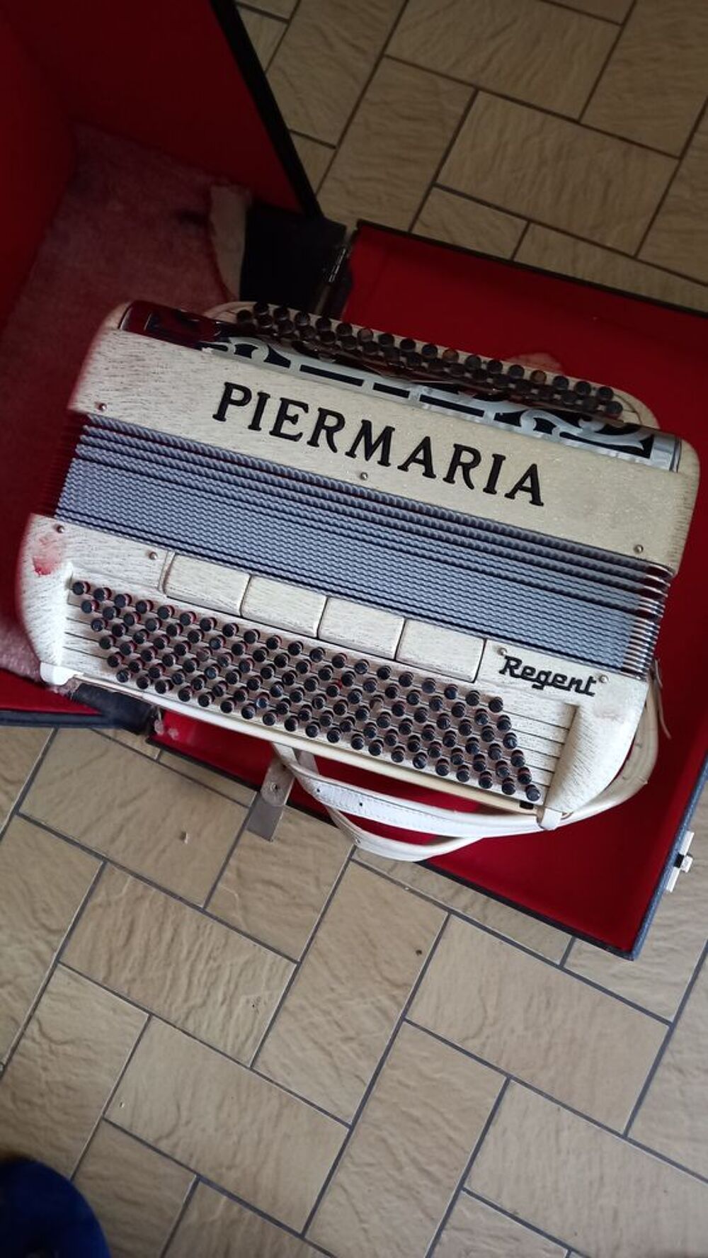 accordeon pierremaria en TBE sauf cessation par ma fille Instruments de musique