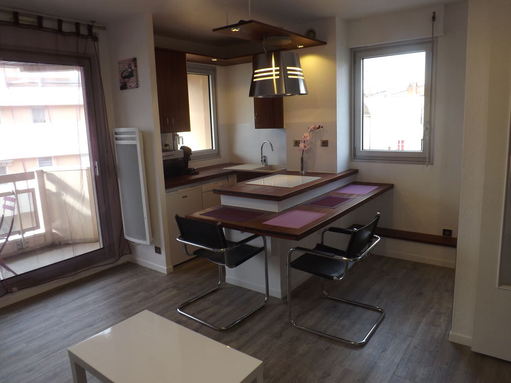   Studio meublé grand confort hyper-centre de Vichy Vacances  / Offres de location 
