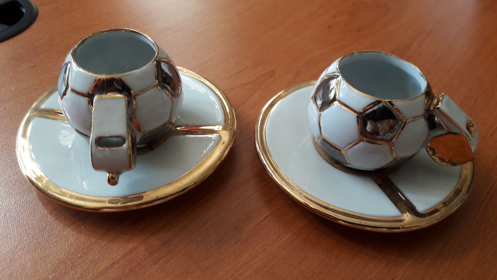  mini-tasses en ballon de foot.
Décoration