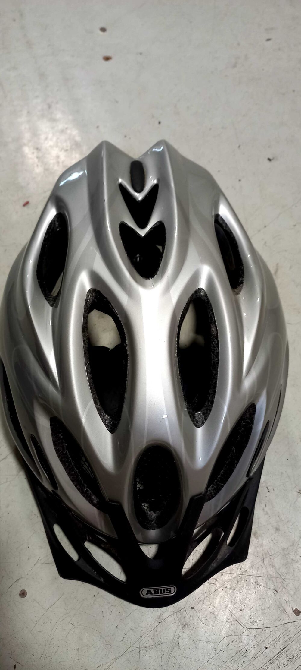 vendre plusieurs casque &agrave; v&eacute;lo pour enfant. 4  l'unit&eacute;. tr&egrave;s bonne &eacute;tat Sports