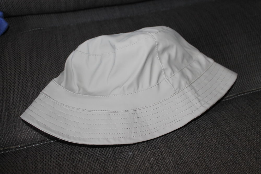Bob beige impermeable fourr&eacute;
Vêtements