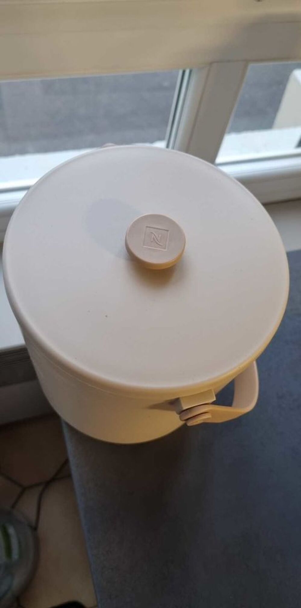 seau &agrave; compost Nespresso Neuf Electroménager