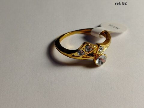 Bague mtal couleur dore 
3 Toulouse (31)