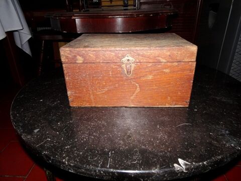 Coffret bo�te en bois 10 Monflanquin (47)