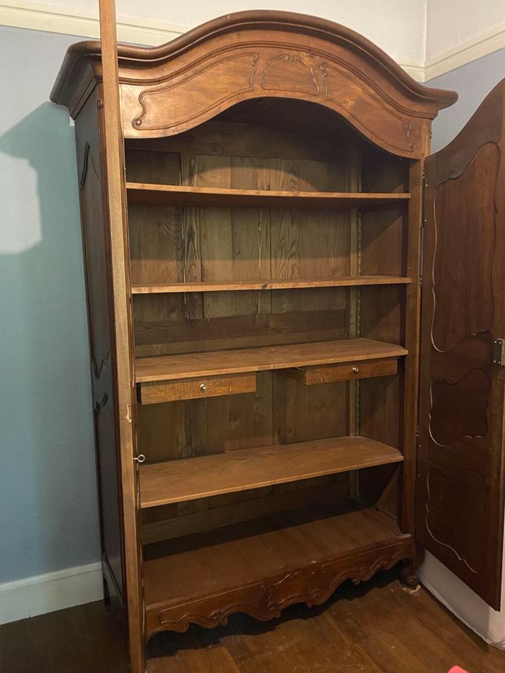Armoire ancienne en noyer massif Meubles