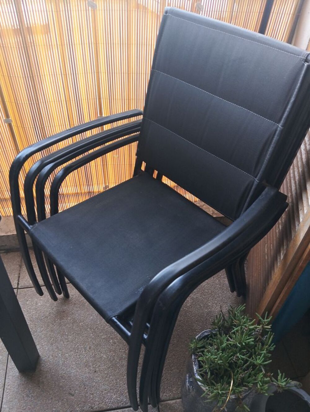 Table extensible et 4 chaises de jardin Hesperide Meubles