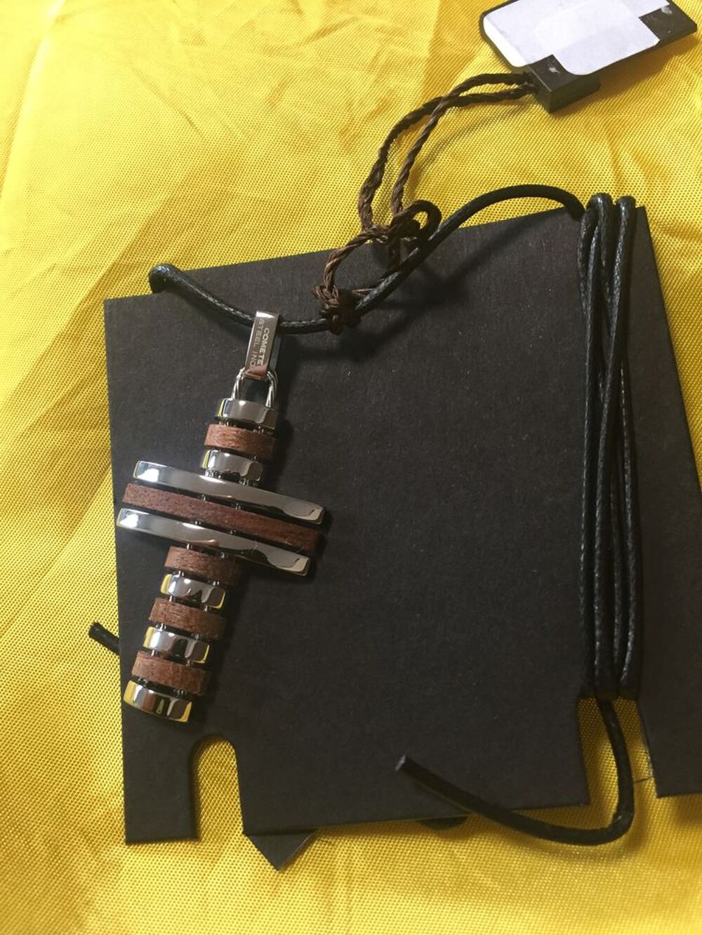 collier marque com&egrave;te UGL164 Bijoux et montres