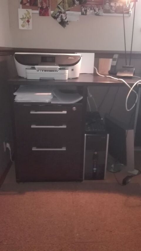 bureau d'angle 80 Charny (77)
