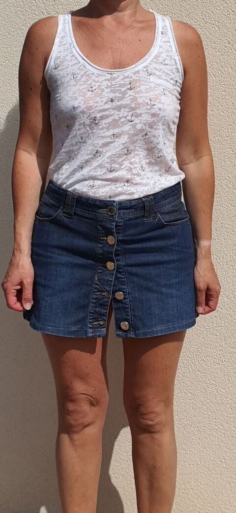 Mini jupe sexy en jeans � boutons 30 Paris 1 (75)