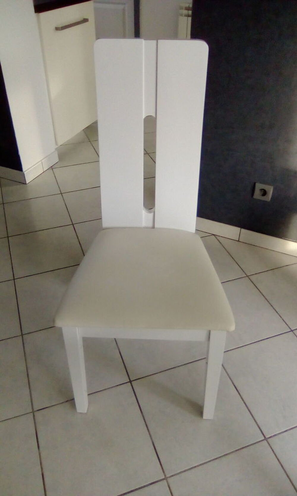 Chaises bois laqu&eacute;es blanc (4) Meubles
