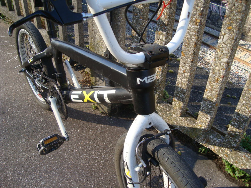 BMX de la marque MBM, s&eacute;rie Exit Vélos
