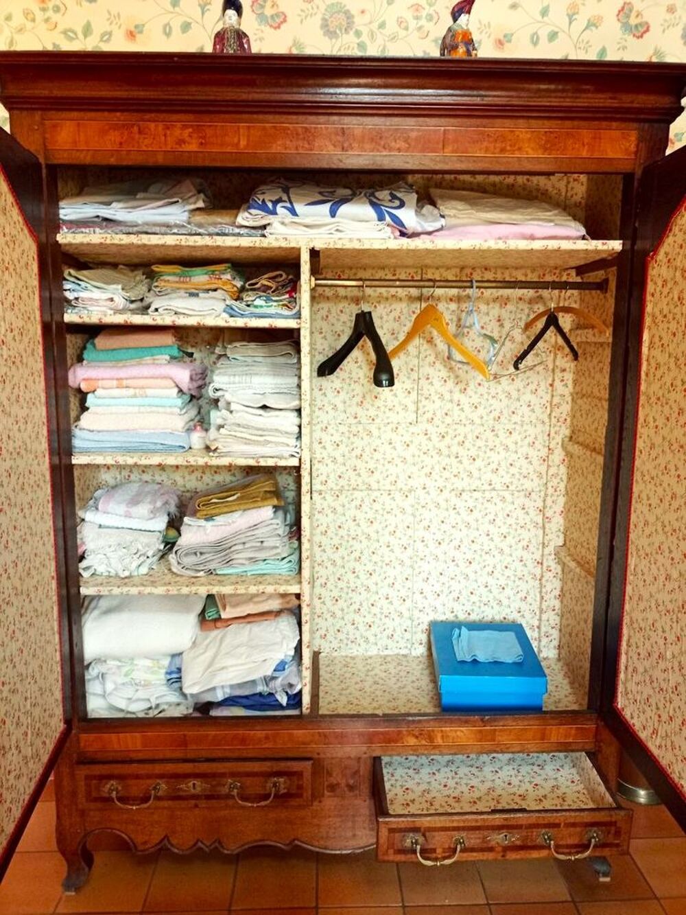 Armoire bressane ancienne XIXe s Meubles