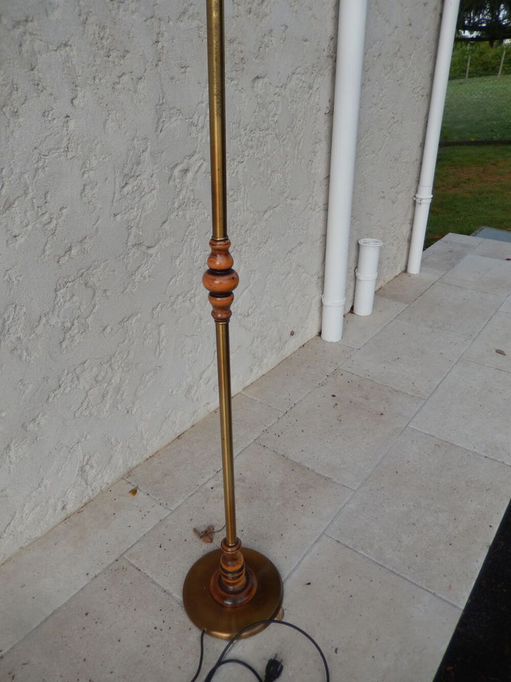 Lampadaire de salon sur pieds avec son ampoule &agrave; leed Meubles
