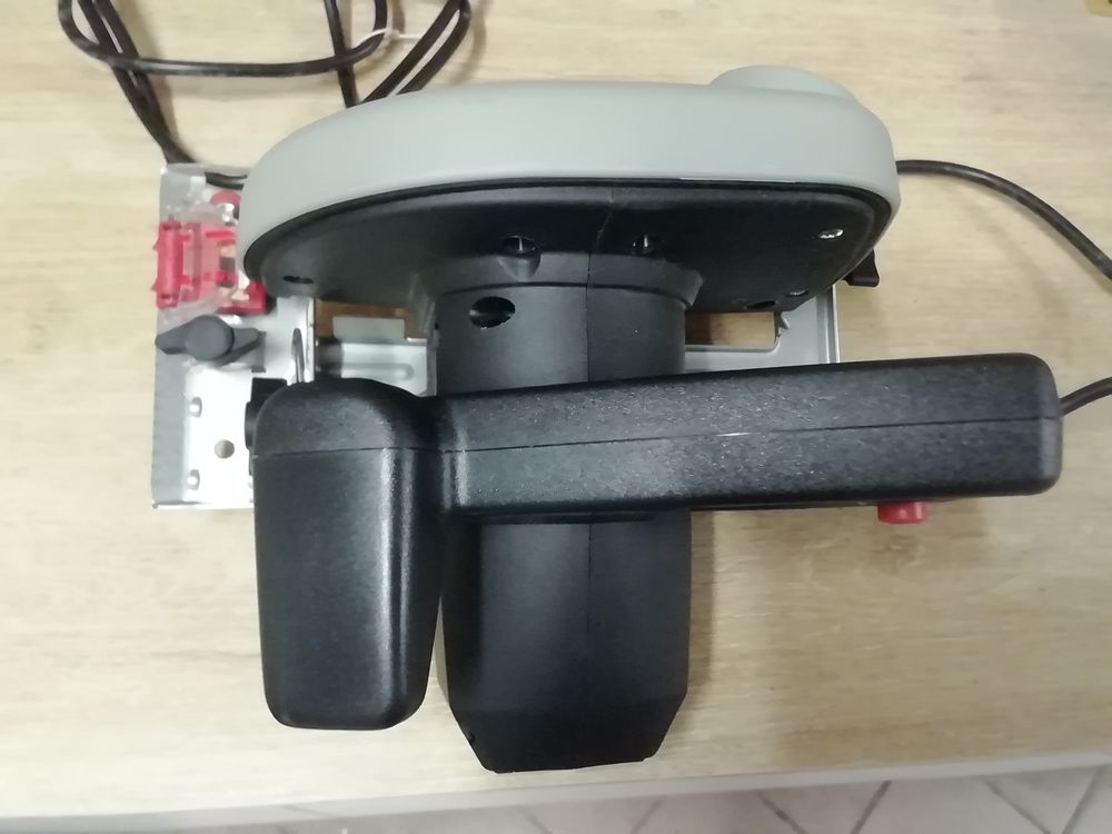 Scie circulaire &eacute;lectrique portative SKILSAW 700w Bricolage