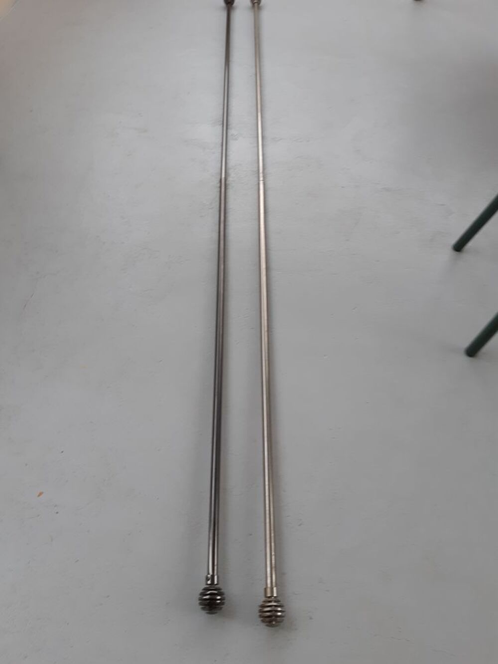 Lot 2 Barres de Rideaux M&eacute;tal Argent&eacute;. Décoration