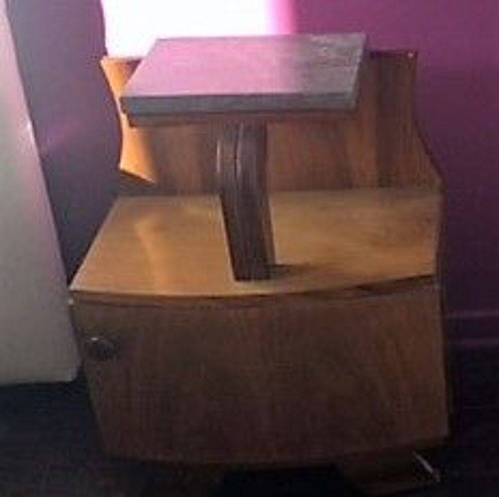 Table d'appoint des ann&eacute;es 50 Meubles