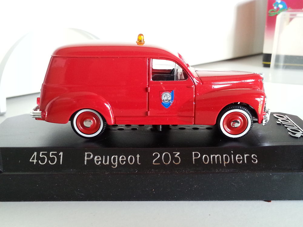 Miniature Pompier - N&deg; 256

