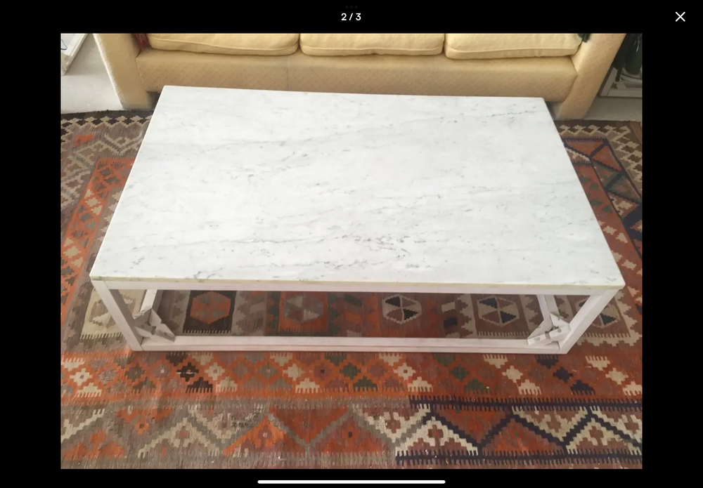 Table basse rectangulaire et 2 bouts de canap&eacute; assortis 
Meubles