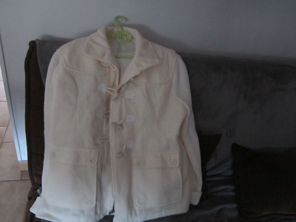 Une veste fa&ccedil;on duffle coat Vêtements