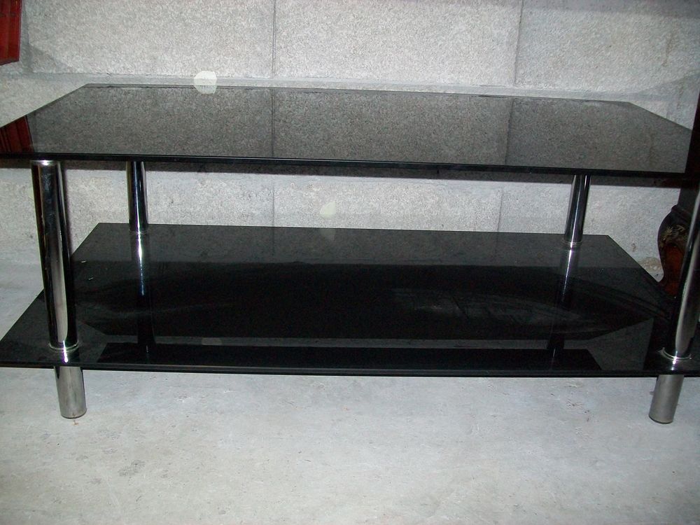 table basse en verre fum&eacute; Meubles
