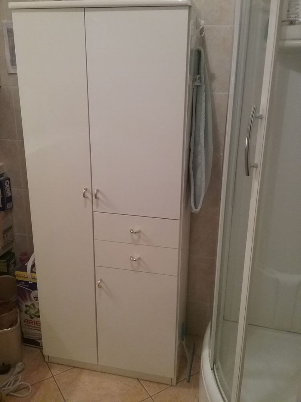 Dons de meubles &agrave; Chamonix 74400.
A retirer sur plqce Meubles