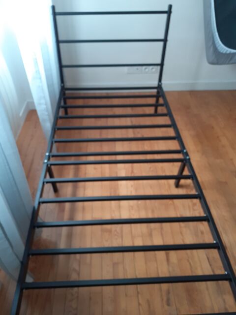 lits avec sommier intégré plus matelas 160 Ploudalmézeau (29)