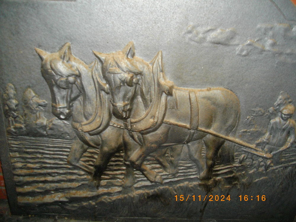 Plaque de chemin&eacute;e chevaux - (NEUVE) Décoration