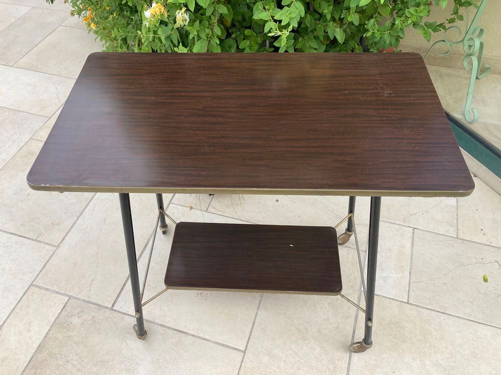 Table t&eacute;l&eacute; vintage &agrave; roulettes Meubles