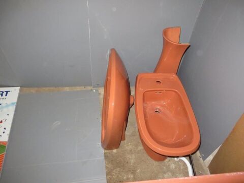 Un ensemble de salle de bain complet. en mat�riaux composite 0 Dung (25)