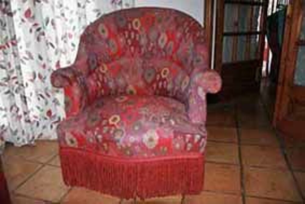 fauteuil salon type carpeau et liseuse Meubles