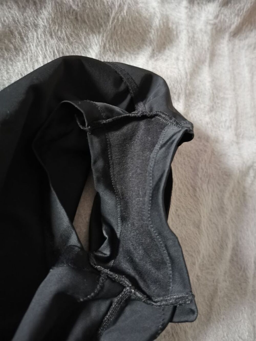 Shorty noir sans marque, taille L, neuve, jamais port&eacute; Vêtements