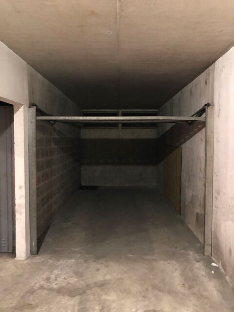  Parking / Garage  louer 12 m