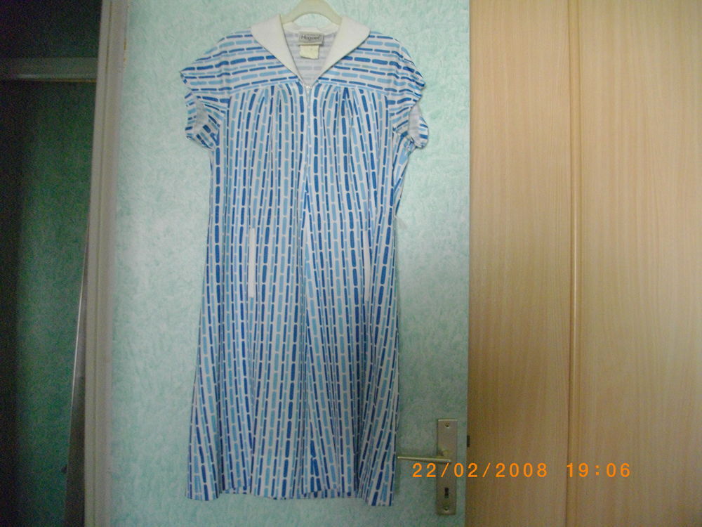 ROBE BLEUE ET BLANCHE - TAILLE : 44 Vêtements