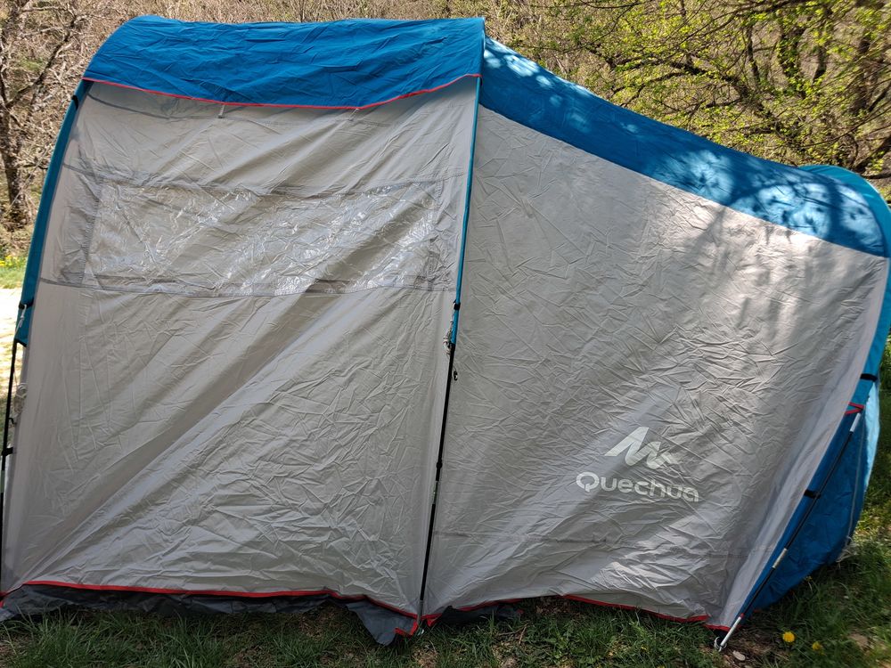 Tente de camping compl&egrave;te. Sports