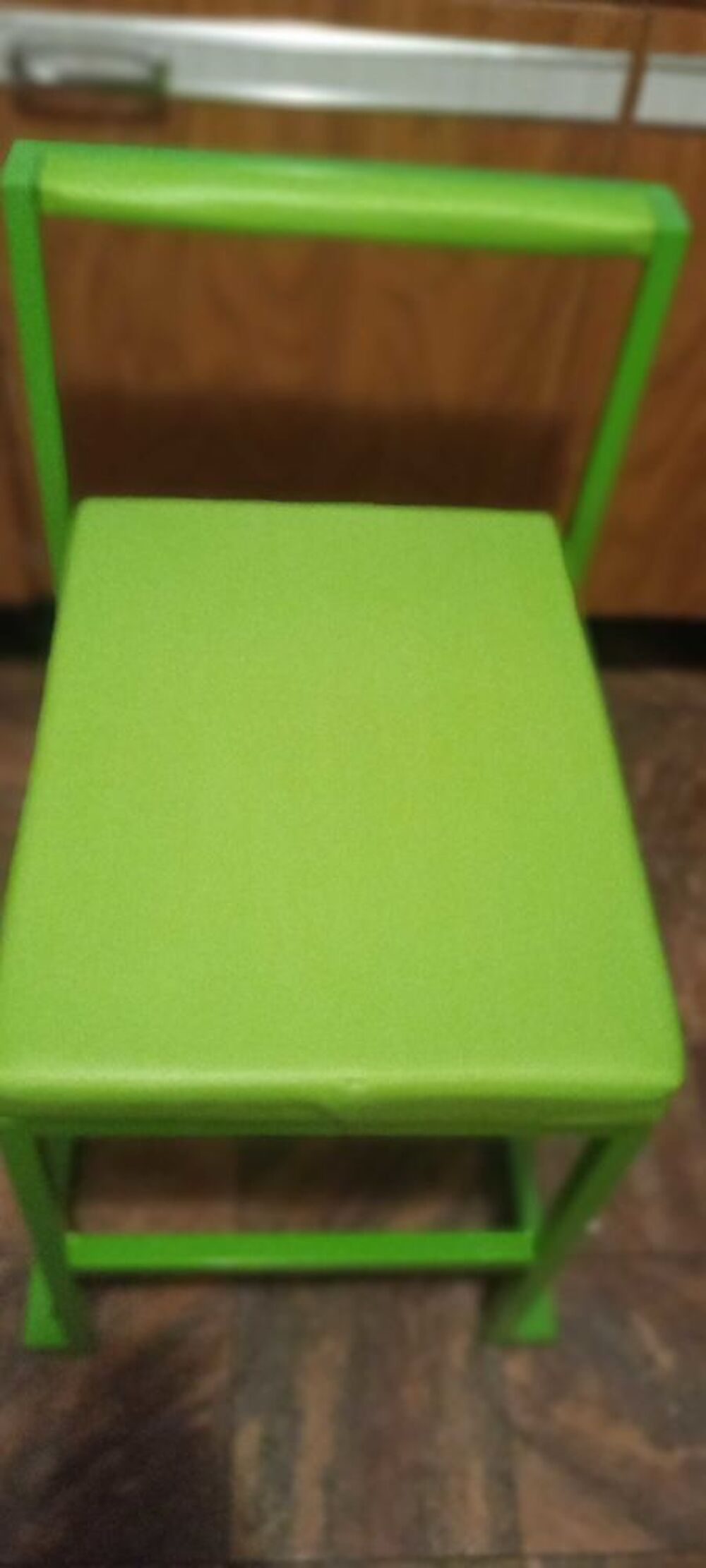 vendre 5 chaise ver, tr&egrave;s bonne &eacute;tat comme neuf Meubles