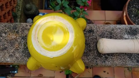 MORTIER EN CERAMIQUE JAUNE ET SON PILON EN BOIS SUPERBE VALAURIS? 18 Toulon (83)