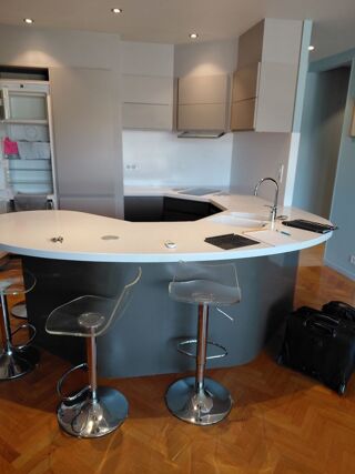  Appartement à louer 4 pièces 84 m²
