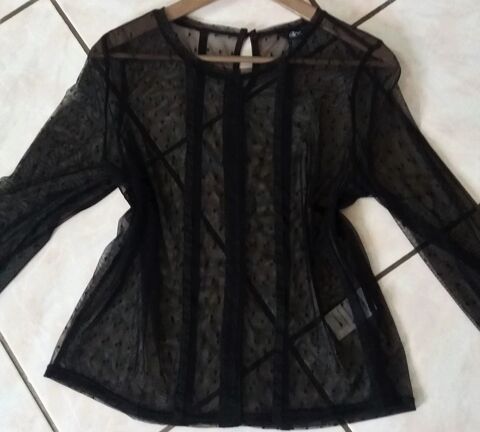 Haut noir �l�gant r�sille et dentelle Ellos Neuf - T 40 - 42 10 Domart-en-Ponthieu (80)