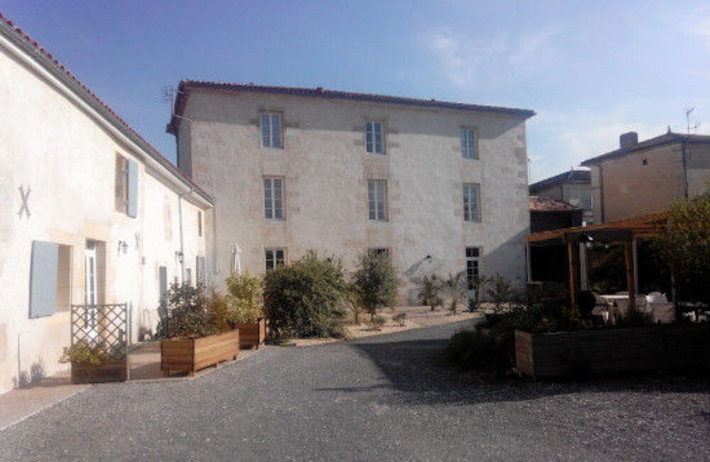   Suite LA SEUDRE en rez-de jardin, au coeur de Gémozac Poitou-Charentes, Gémozac (17260)