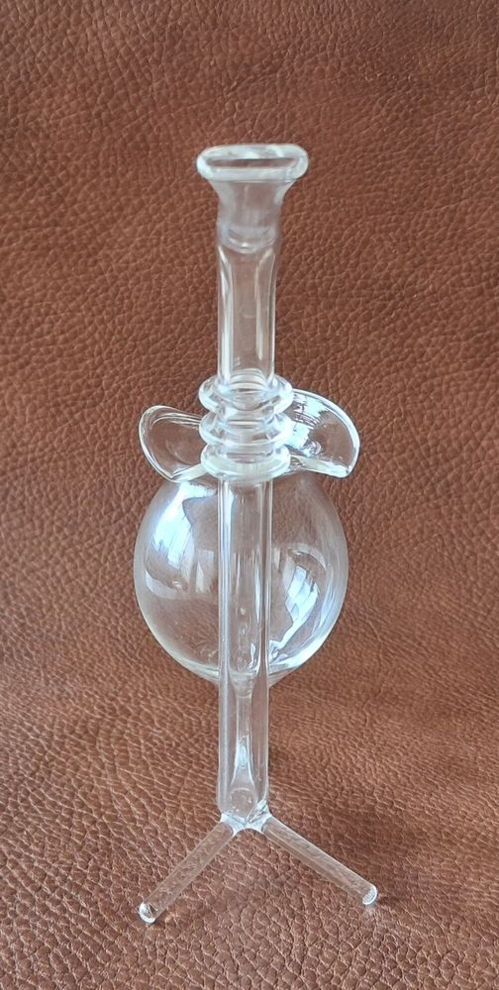 pipe &agrave; cognac alcool en verre souffl&eacute; transparent 
Cuisine