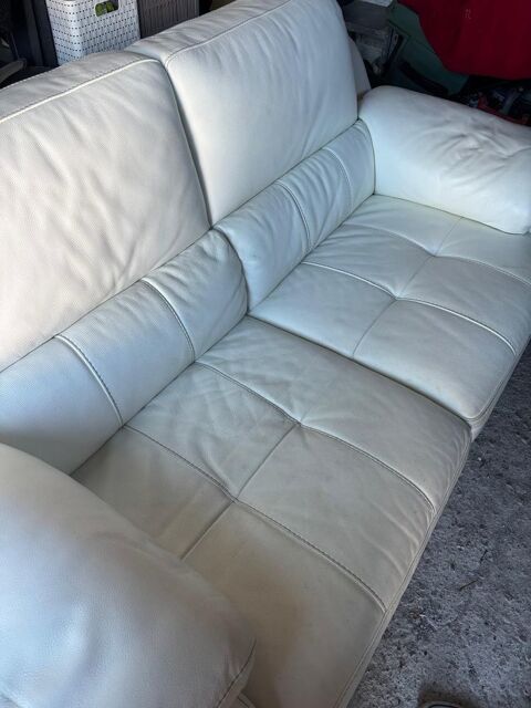 Deux canaps en cuir blanc Crozatier Excellent tat 200 Peymeinade (06)