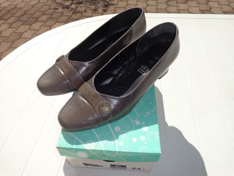 chaussures cuir pointure 41 8 Villette-de-Vienne (38)