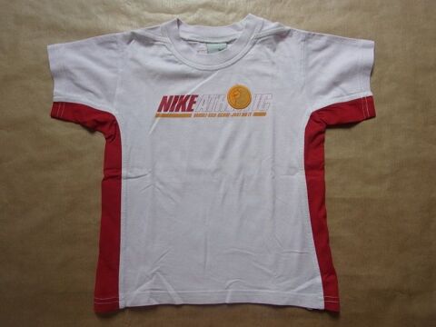 Tee shirt en taille 5 ans 1 Montaigu-la-Brisette (50)