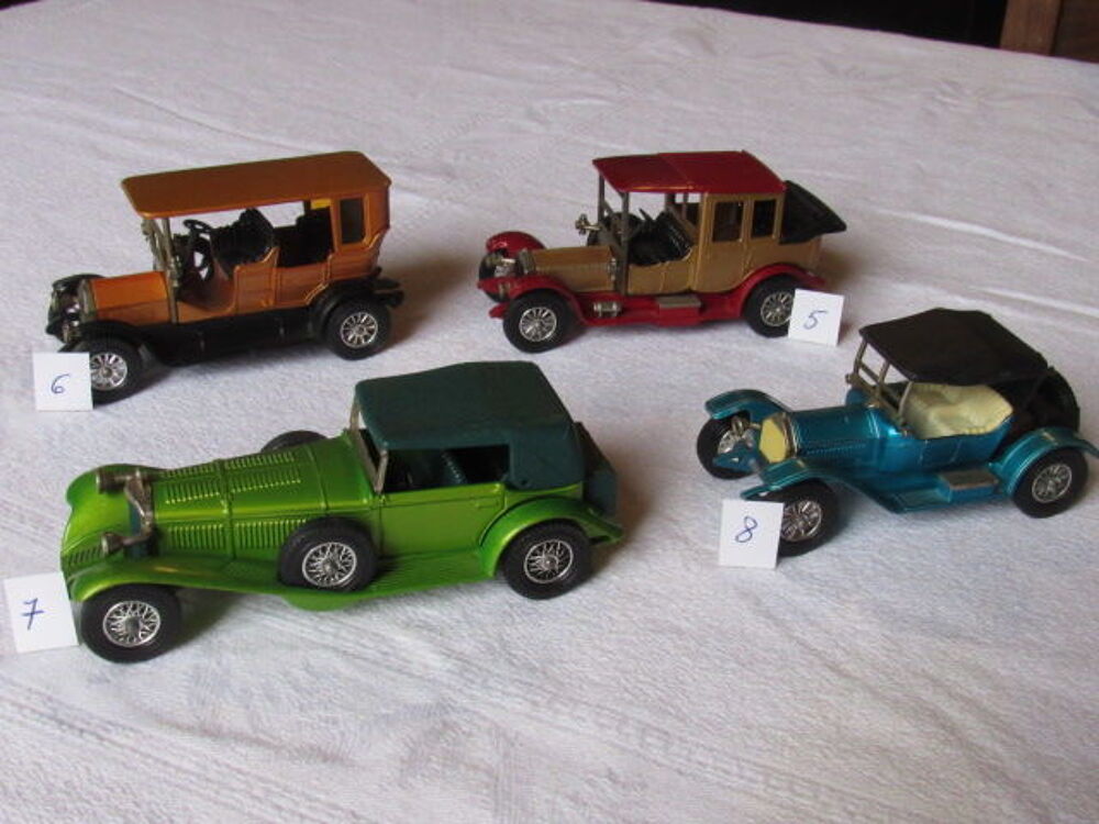 Lot de 10 voitures matchbox Jeux / jouets
