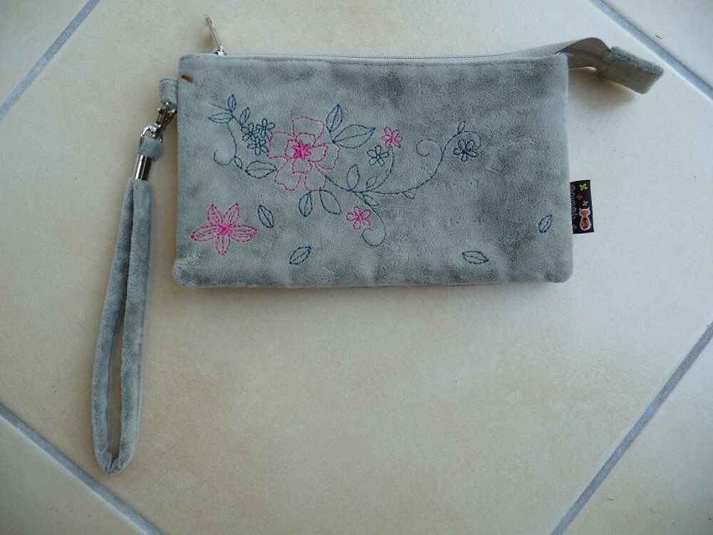 Pochette Double velours gris marque ANIMOB - Neuve Maroquinerie