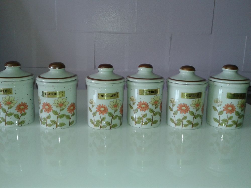 pots &agrave; &eacute;pices en gr&egrave;s motifs floral vintage Cuisine