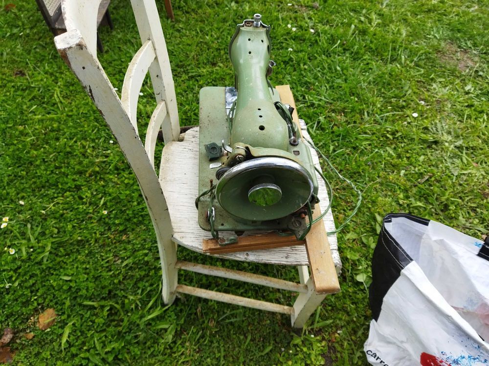 machine a coudre ancienne sans le support Bricolage