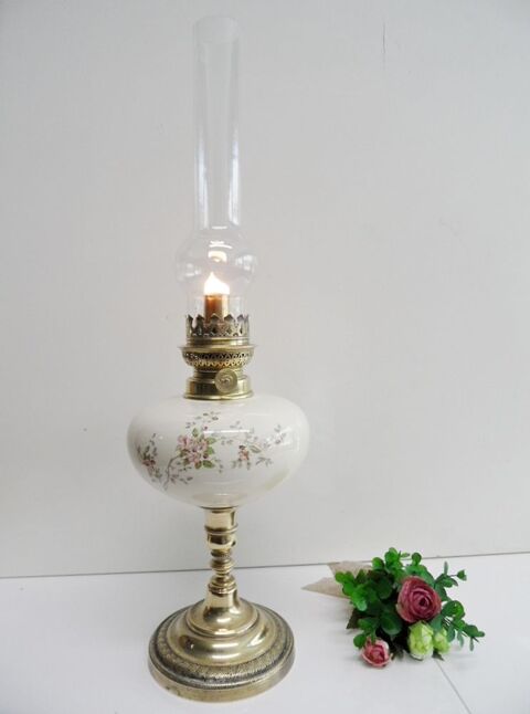 ANCIENNE LAMPE A PETROLE BRONZE PORCELAINE ART DECO retro 79 Marseille 11 (13)